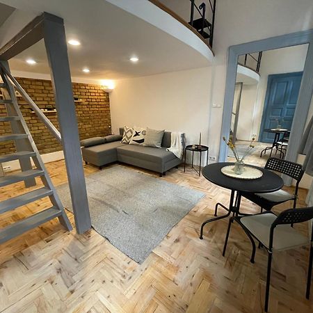 Blue Mirror Apartment บูดาเปสต์ ภายนอก รูปภาพ