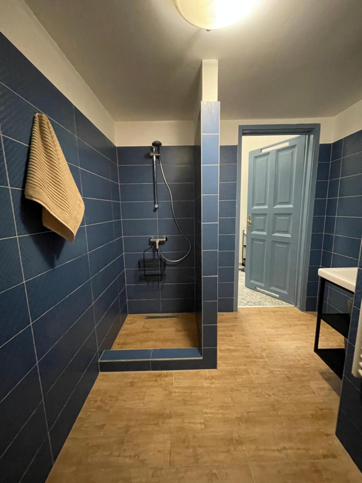 Blue Mirror Apartment บูดาเปสต์ ภายนอก รูปภาพ