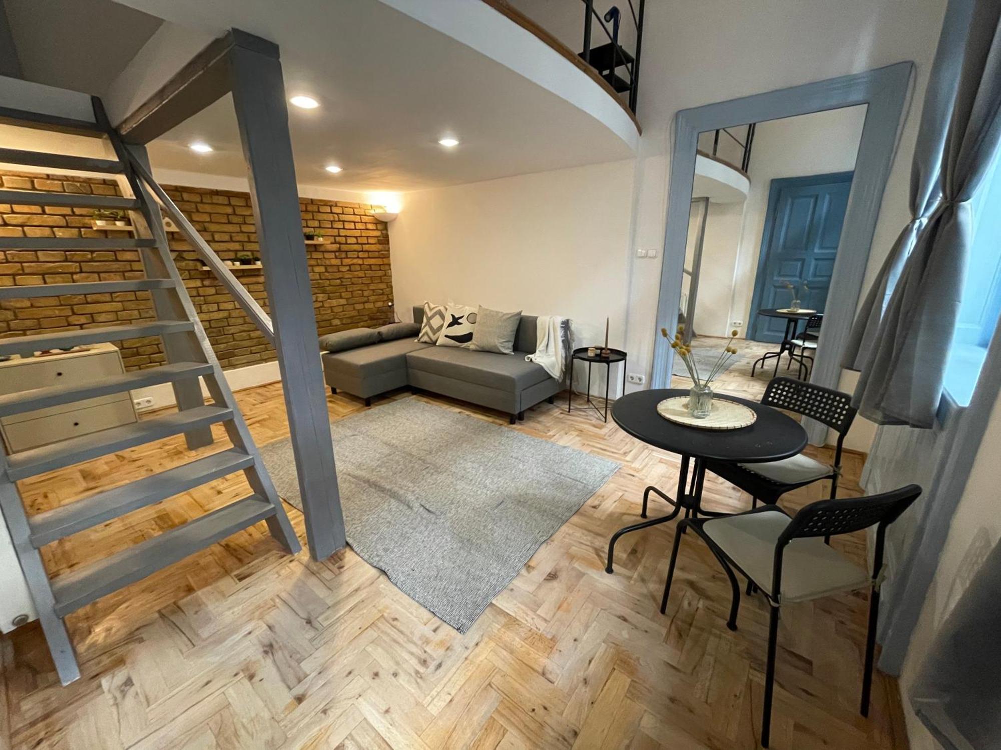 Blue Mirror Apartment บูดาเปสต์ ภายนอก รูปภาพ